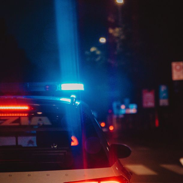 Police sirens light